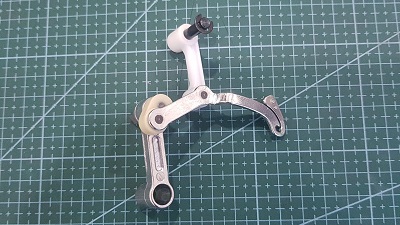 ALIMENTADOR DE HILO SINGER CABALLITO HD 4423