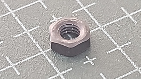 TUERCA SINGER POSICIONADOR DEL OJALADOR M3.5