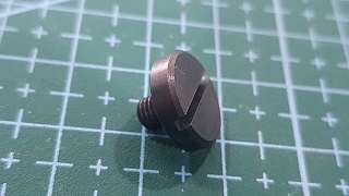 TORNILLO BROTHER OJALADORA DE CUCHILLA INFERIOR