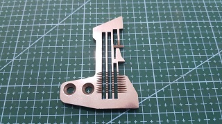 CHAPA DE AGUJA SIRUBA 3 HILOS