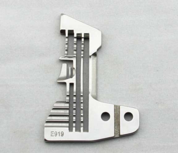 CHAPA DE AGUJA SIRUBA 4 HILOS SERIE F