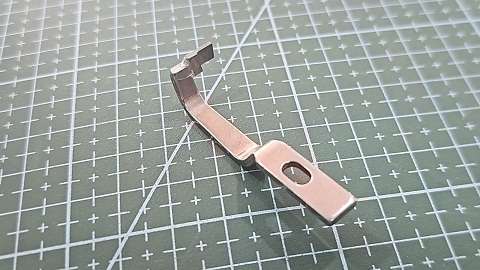 PROTECTOR DE AGUJA SIRUBA OVERLOCK 3HILOS
