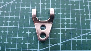 TRABA DE LA BIELA JUKI SERIE MO 2300  CHICA