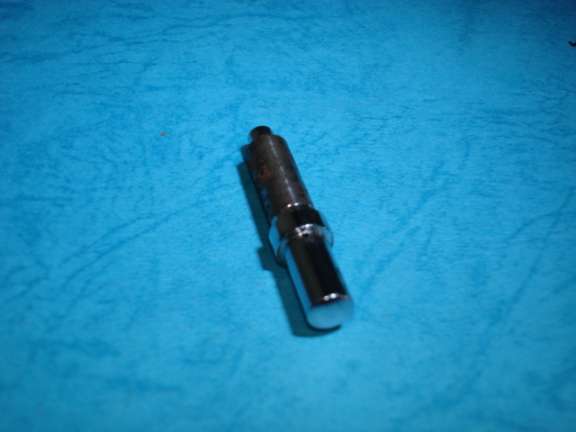 EJE CARGADOR DE BOBINA BROTHER ATRACADORA LK3-B826