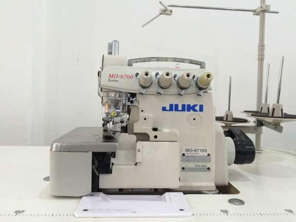 MAQUINA JUKI OVERLOCK MO6700 PESADA JK