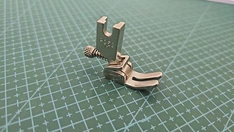 PRENSATELA RECTA DE FRUNCIR