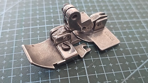 PRENSATELA SIRUBA OVERLOCK PESADA ORIGINAL