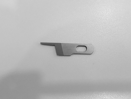 CUCHILLA SUPERIOR JUKI MO6716-FH6