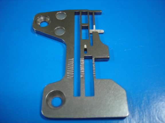 CHAPA DE AGUJA JUKI OVERLOCK