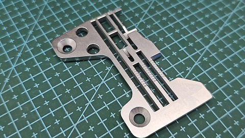 CHAPA DE AGUJA JUKI  MO6716 FF6  5 HILOS PESA