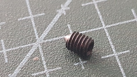 TORNILLO TYPICAL OVERLOCK GN2000