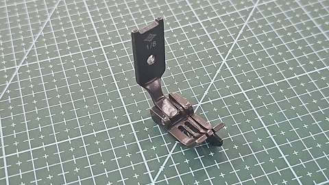 PRENSATELA DOBLE AGUJA 1/8 X 1/16