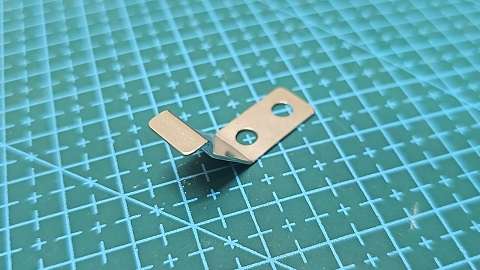 TRABA TAPA INFERIOR BROTHER 430D