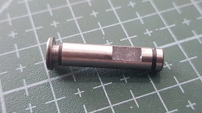 EJE DEL RODILLO ACCIONADOR BROTHER KE430 GT67