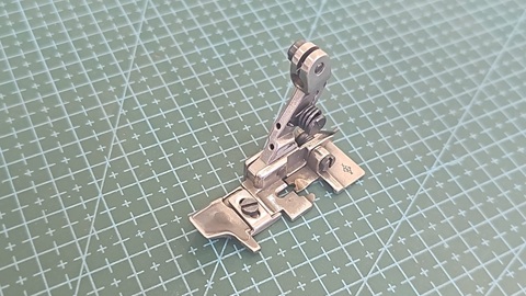 PRENSATELA JUKI OVERLOCK 5H M03916 3,2MM