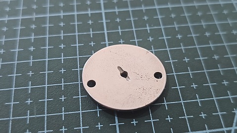 CHAPA DE AGUJA BROTHER KE438 PARA BOTONERA