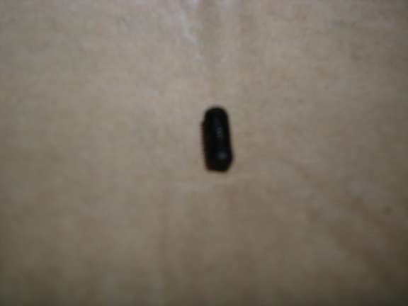 TORNILLO KM DEL APRETADOR DE LIJA