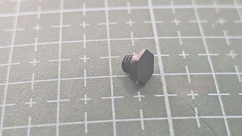 TORNILLO JUKI DE LA CUCHILLA DLN6390