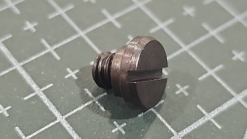 TORNILLO JUKI ATRACADORA D-6.35 H-2.1