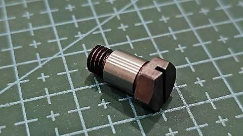 TORNILLO JUKI  D=7.24 H=8