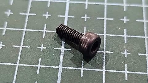 TORNILLO JUKI M3 X 0.5 L=8 SM-6030802-TP