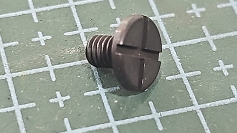 TORNILLO JUKI M4 L=6 DOBLE AG CHAPA DIENTE