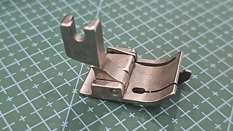 PRENSATELA RECTA CON GUIA 1/2