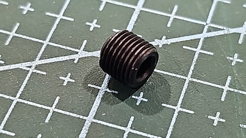 TORNILLO JUKI 1/4-40 L:5.7