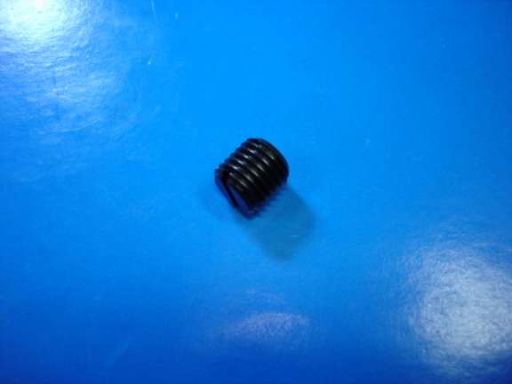 TORNILLO JUKI 9/32-28 L:7