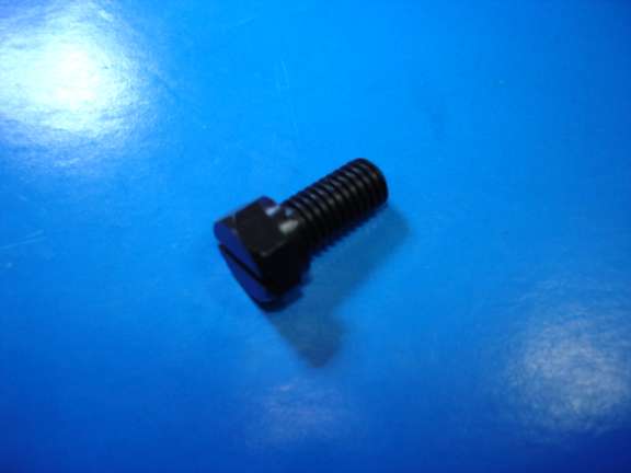 TORNILLO JUKI 15/64-28 L-11.8