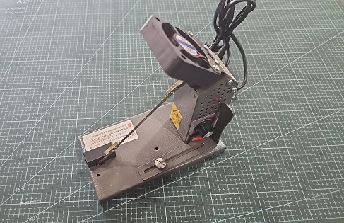 MAQUINA PARA CORTAR Y SELLAR PUNTAS A CALOR