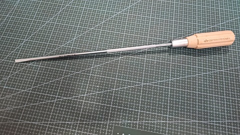 DESTORNILLADOR PLANO MANGO DE MADERA PARA GOL