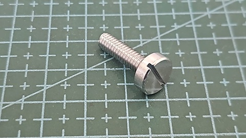 TORNILLO DEL PERNO REG DE PUNTADA GC6760