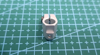 ABRAZADERA DEL SOPORTE AGUJA JUKI MO6700 SERI