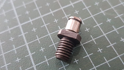 GUIA JUKI EJE DEL RODILLO REGULADOR LK1850