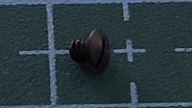 TORNILLO SINGER PORTA BOBINA RECTA (CHAPITA)