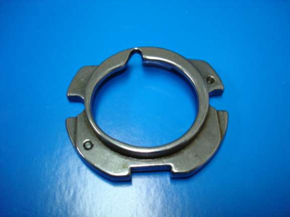 TAPA DE LANZADERA JUKI LK1900  (B) ATRACADORA