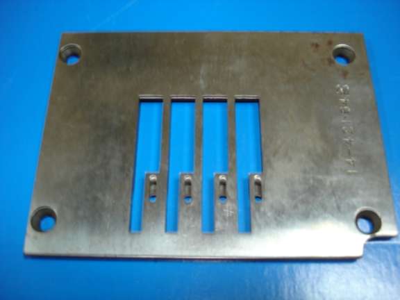 CHAPA DE AGUJA KANSAI ORIGINAL ENGOMADORA 1"
