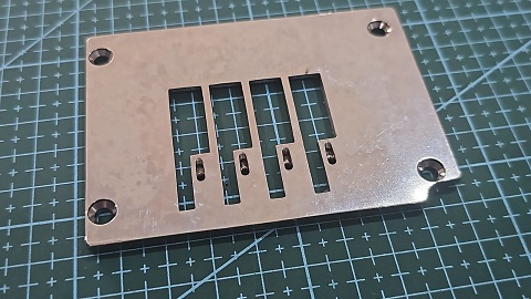 CHAPA DE AGUJA KANSAI ENGOMADORA 1" 1/4 (32M