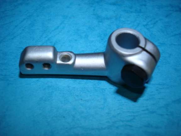 SOPORTE DE LOOPER INFERIOR BROTHER B551