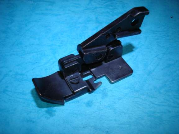 PRENSATELA BROTHER OVERLOCK MA4B551 PESADA