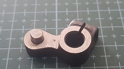 BRAZO COBECTOR  DE CUCHILLA TYPICAL BROTHER