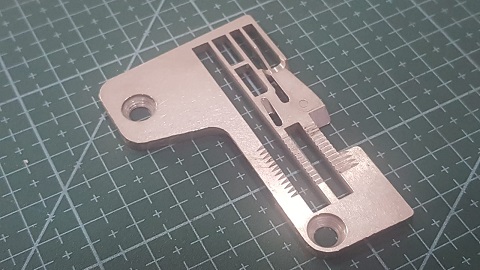 CHAPA DE AGUJA OVERLOCK TYPICAL GN3000D-5H JEANS