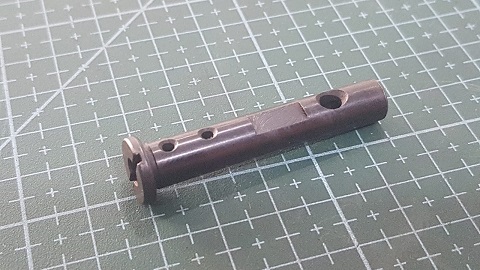 EJE DEL ALIMENTADOR DE HILO DOBLE AGUJA LT2