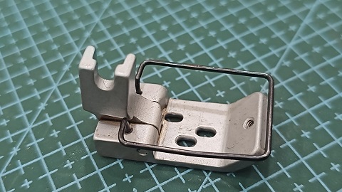 PRENSATELAS CADENETA GK0056 3 AGUJAS TRIANGUL