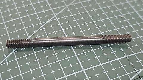 TORNILLO  GUIA DE LA TAPA EASTMAN INFERIOR