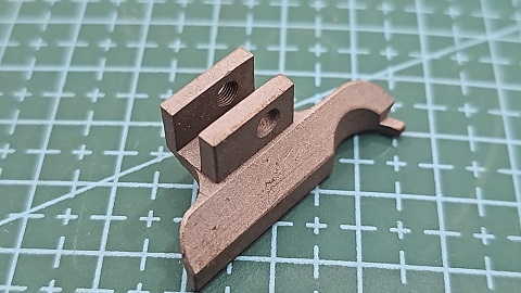 PRENSATELA IZQUIER OJALADORA S311 JEANS REECE