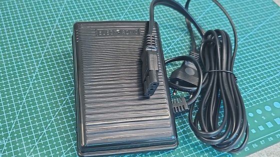 PEDAL JANOME 220V TRES PUNTOS RECTO