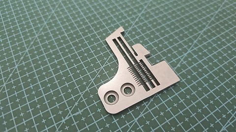 CHAPA DE AGUJA TRES HILOS PEGASUS 0 X 8MM