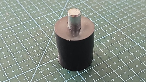 TACO DE GOMA CON PERNO OVERLOCK SIRUBA/PEGASU